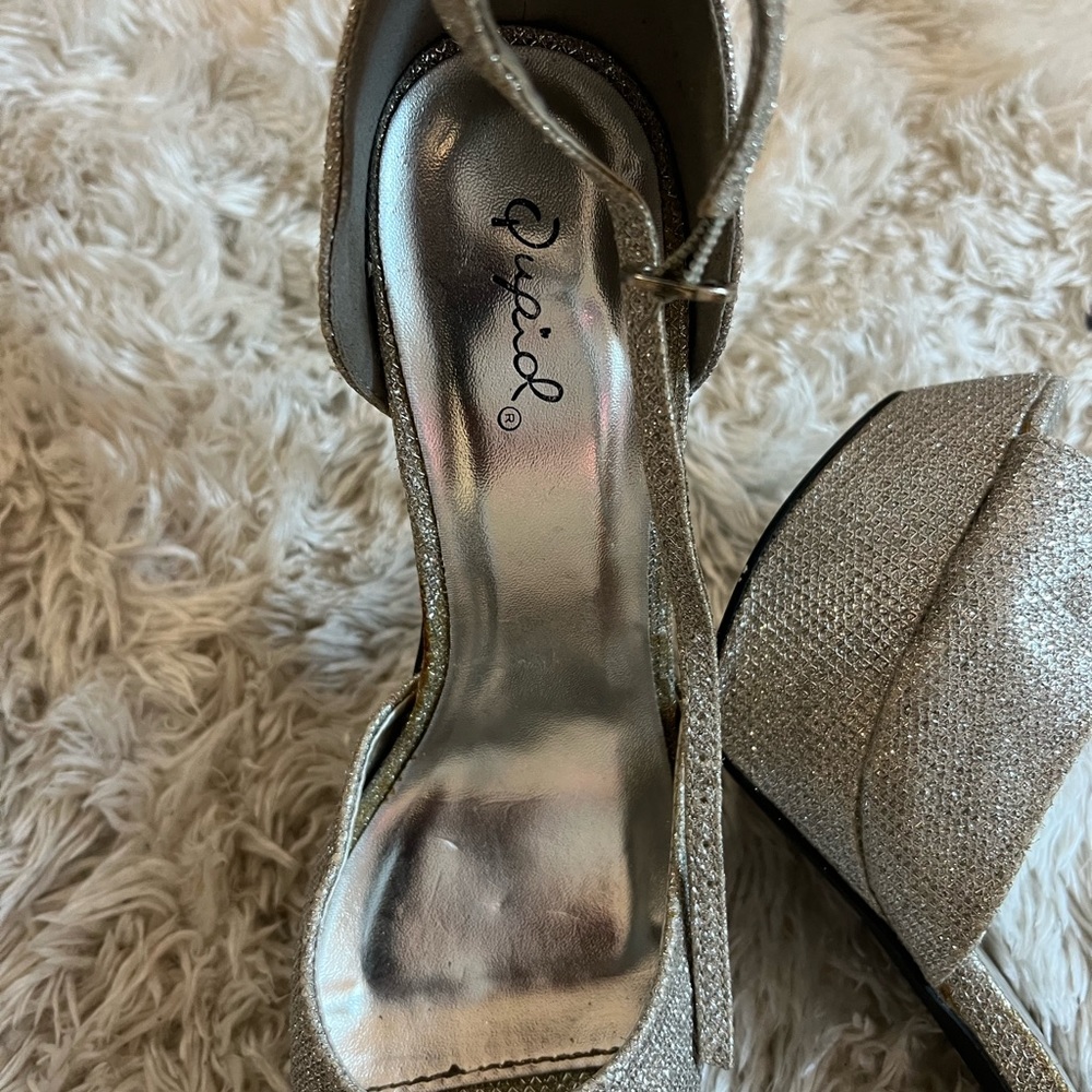 Heels - Picture 8 of 9